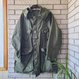 Vintage 'Canadian Military' issue green zip-up heavy waxed canvas rain parka M